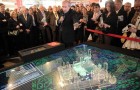 Le président du Grand Lyon, Gérard Collomb, a présenté le projet, hier, au Mipim à Cannes Le président du Grand Lyon, Gérard Collomb, a présenté le projet, hier, au Mipim à Cannes