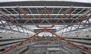 Hissage de la toiture du Grand Stade de Villeneuve d'Asq