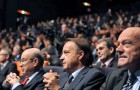 De droite à gauche : Alain Rousset le président de l'Association des régions et président de l'Aquitaine, Jean-Pierre Bel président du Sénat, et le maire de Tours Jean Germain.