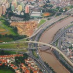 São Paulo : et au milieu coule une rivière