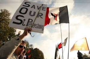 Manifestants contre un projet de gratte-ciel à Saint-Pétersbourg, le 9 octobre 2010