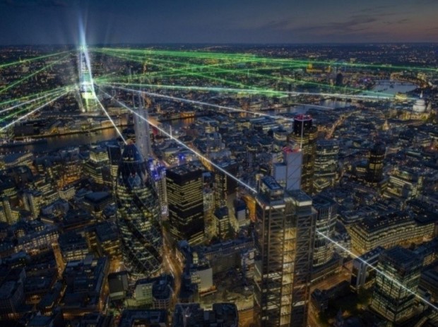 Un lancement en grande pompe est programmé le 5 juillet dans la soirée, avec notamment un spectacle de lumières projetées sur le gratte-ciel et sur les grands monuments de la capitale britannique, et la participation du London Philharmonic Orchestra.