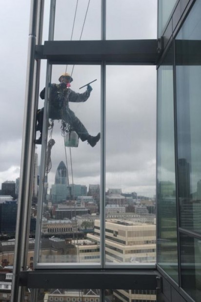 Du boulot en perspective pour les laveurs de vitres.