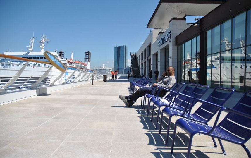 Marseille  les « Terrasses du Port » au cœur du quartier