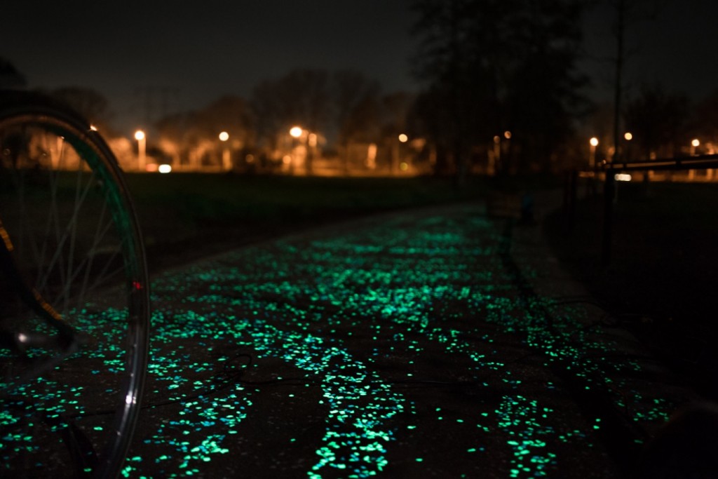 Une Piste Cyclable Phosphorescente aux Pays-Bas - Studio Roosegaarde