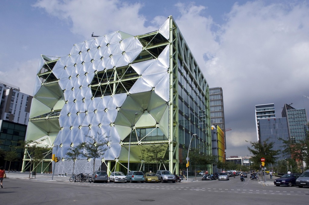 Le Media TIC Building. Icône architecturale de 22@. (UOC. Edifici Media-TIC, Flickr, CC)